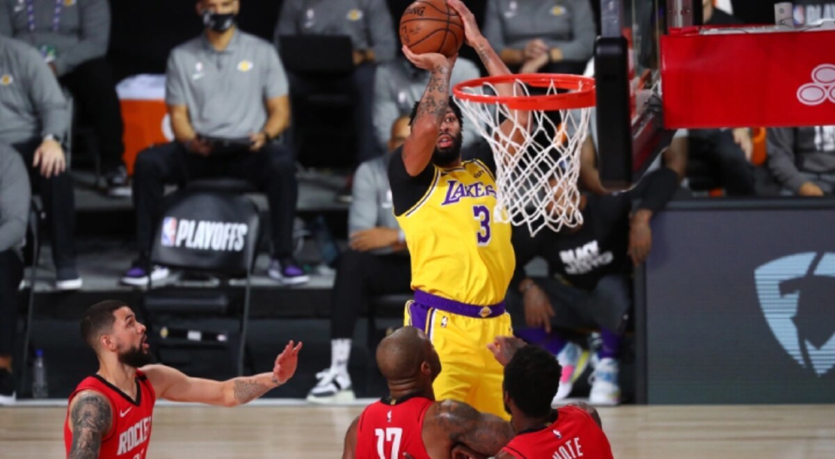 Los Lakers resisten el último empujón tejano (110-100) [3-1]