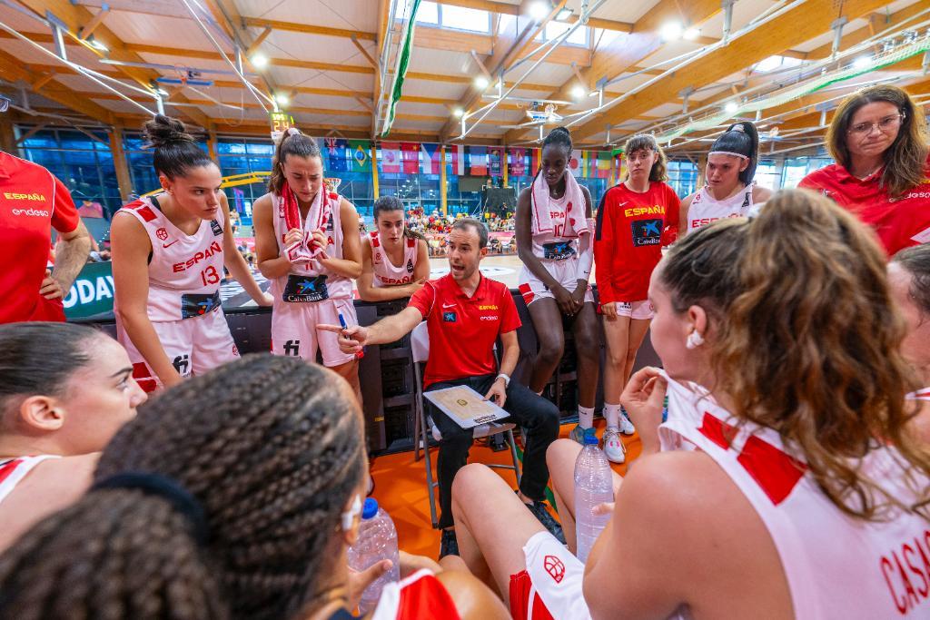 La U19F se quita los nervios del debut dominando ante Australia (83-68)