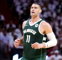 Los Bucks seguirán contando con Brook Lopez