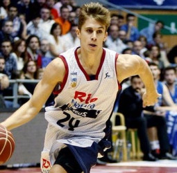 Fran Cárdenas: ”¿Qué mejor sitio para cumplir mi tercera temporada en Liga Endesa?”
