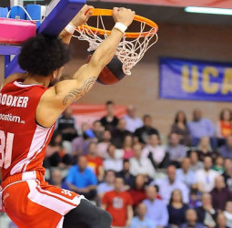 UCAM Murcia sale del descenso con una paliza y 38 puntos de Booker (116-94)