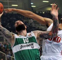 El Lokomotiv se derrite en el infierno heleno (84-79)