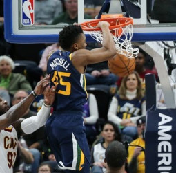 Jazz amarga el fin de año a los Cavaliers, Curry vuelve y Saric lidera