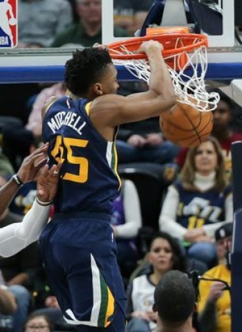 Jazz amarga el fin de año a los Cavaliers, Curry vuelve y Saric lidera