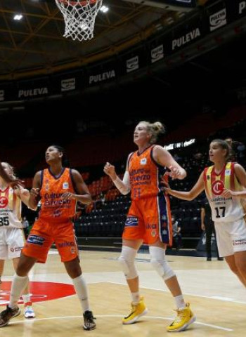 Valencia BC firma el pleno (3-0) en el debut en la LF Endesa del Casademont Zaragoza