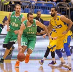 El Unics Kazan mantiene a Kostas Kaimakoglou