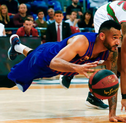 Kirolbet Baskonia supera al FC Barcelona en una semana para olvidar de los azulgranas (72-84)