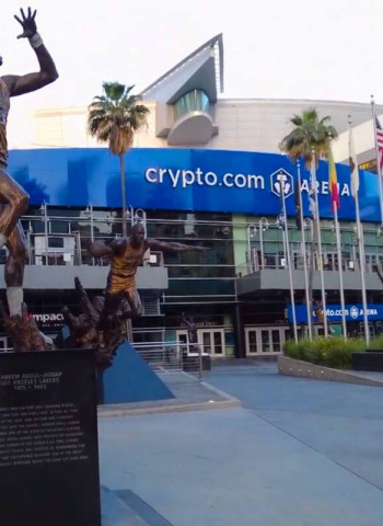 Los Lakers inmortalizarán a Pat Riley con una estatua en una noche simbólica ante los Celtics