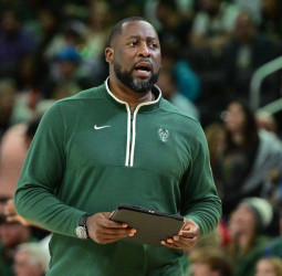 Los Bucks no cuentan con su entrenador Adrian Griffin y suena Doc Rivers como sustituto