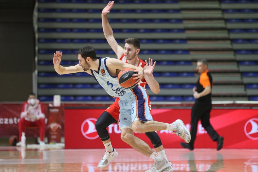 Valencia Basket cae en la pista de Estrella Roja (76-73)