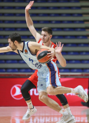 Valencia Basket cae en la pista de Estrella Roja (76-73)
