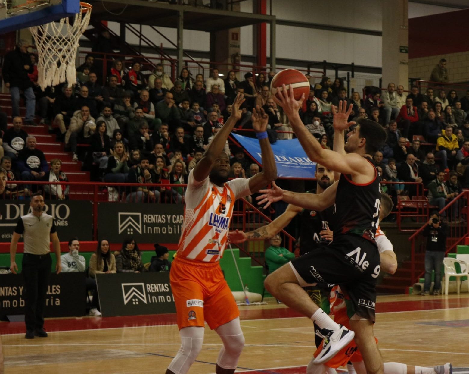 Leyma Coruña sobrevive a una emboscada, 81-83