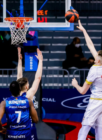 Laurynas Birutis, Jugador de la Jornada 12