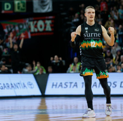 Surne Bilbao vence al UCAM Murcia y sigue ilusionándose con la Copa (99-81)