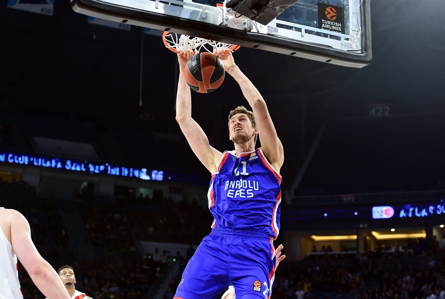 El Anadolu Efes anuncia la renovación de Tibor Pleiss