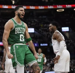 Tatum coge las riendas, 93-106 [2-1]