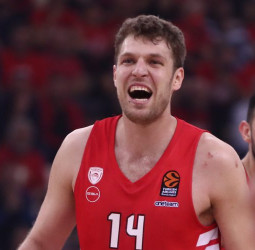 Sasha Vezenkov da el salto a la NBA