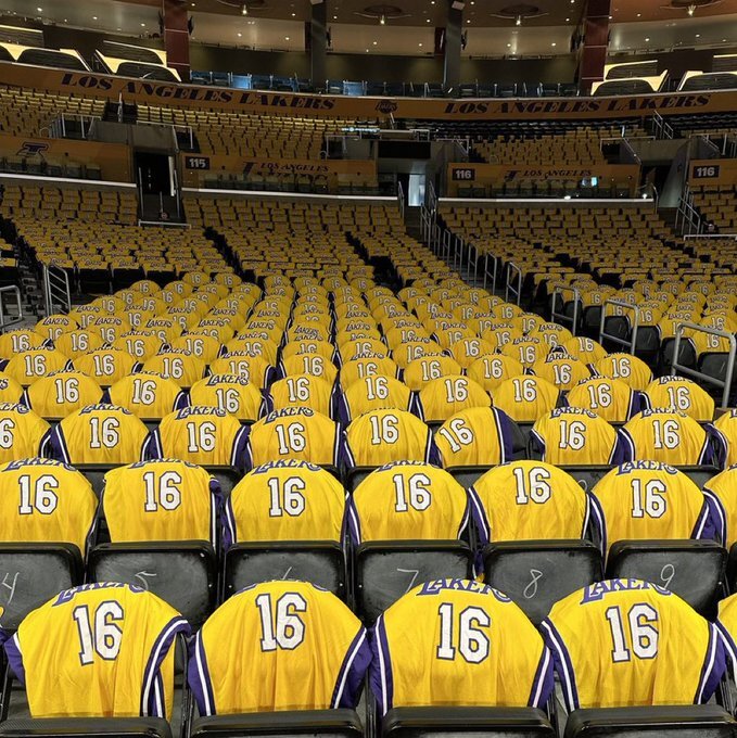 Los Angeles Lakers retiran el número 16 de Pau Gasol