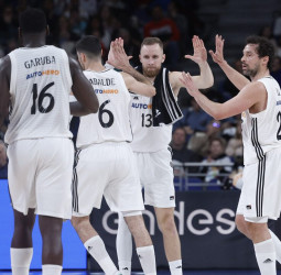 El Real Madrid se impone al UCAM Murcia en un disputado encuentro, 80-75