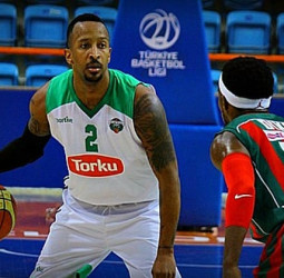 El Leonessa Brescia negocia con JR Bremer