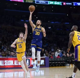 Los Warriors superan a unos Lakers mermados sin Davis