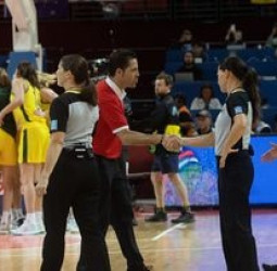 FIBA implanta un plan de ayuda a la maternidad de sus árbitros