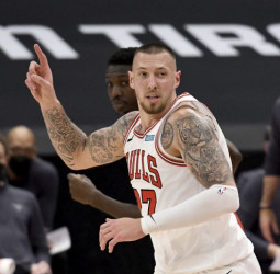 Daniel Theis, en la agenda de los Houston Rockets