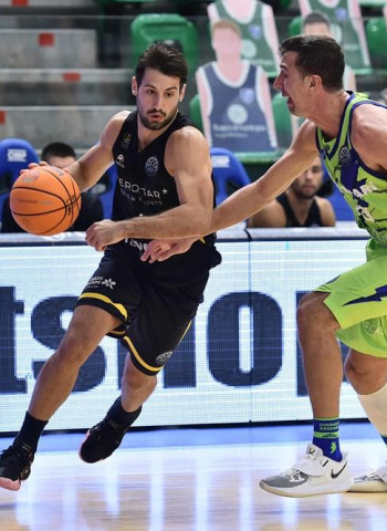 Iberostar Tenerife pierde ante Dinamo Sassari (92-72)