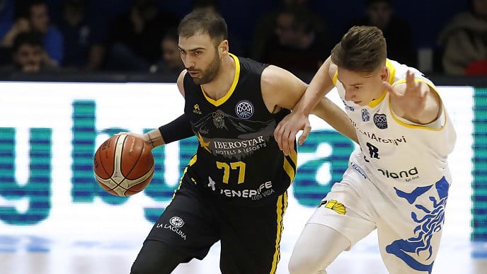 El Iberostar Tenerife se exhibe en Sicilia y sella su pase a octavos de la #BasketballCL