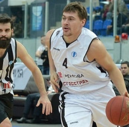El Lokomotiv sigue pescando en el Nizhny, el siguiente en llegar, Evgeny Baburin