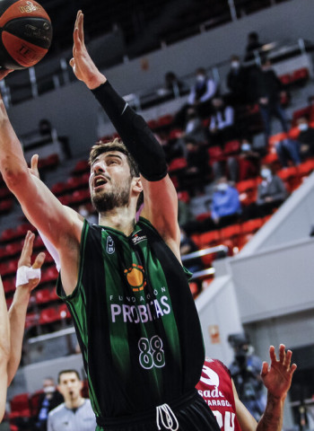 Victoria de mérito contra el Casademont Zaragoza (95-100)