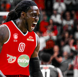 Hapoel Tel Aviv asegura la continuidad de Johnathan Motley hasta 2028