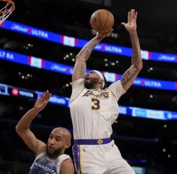 Anthony Davis se aprovecha de las bajas en los Wolves para darse un festín
