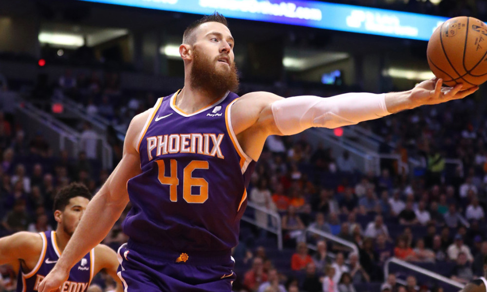 Los Raptors se hacen con Aron Baynes