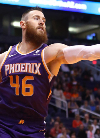 Los Raptors se hacen con Aron Baynes