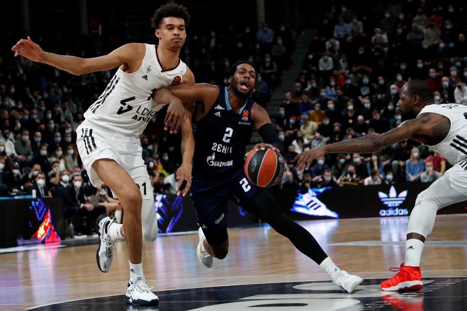 El Zenit se impone al ASVEL para volver a la senda de la victoria (71-61)