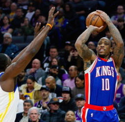 Los Warriors dominan a los Kings, 132-106