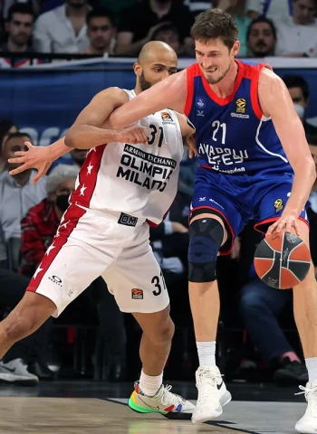 [1-3] El Anadolu Efes defenderá su título (75-70)