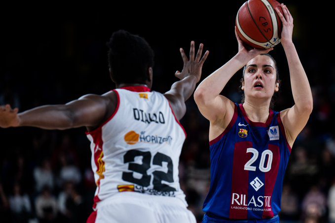 Casademont Zaragoza tiene que sacar su mejor versión para derrotar a un gran Barça CBS (63-66)