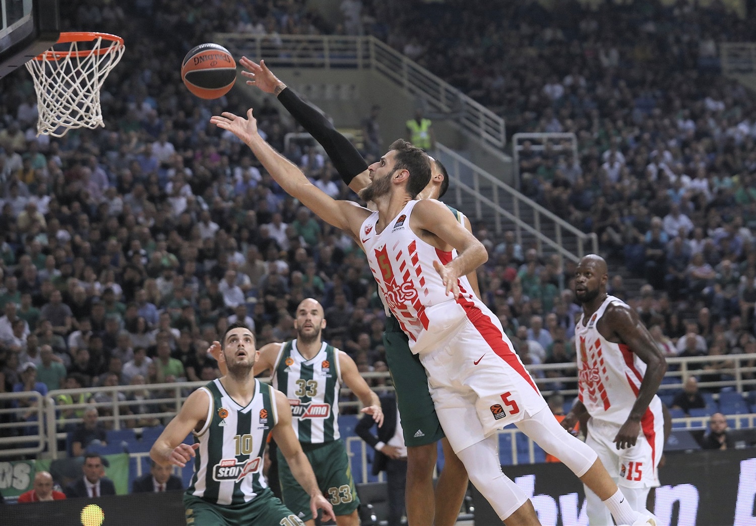 Panathinaikos vence al Estrella Roja a ritmo de Calathes (87-82)