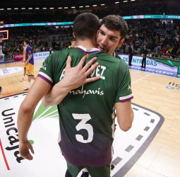 El Unicaja sabe sufrir y gana al Herbalife Gran Canaria (79-76)