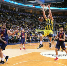 El Barcelona Lassa lucha hasta el final ante el Fenerbahce (86-82)