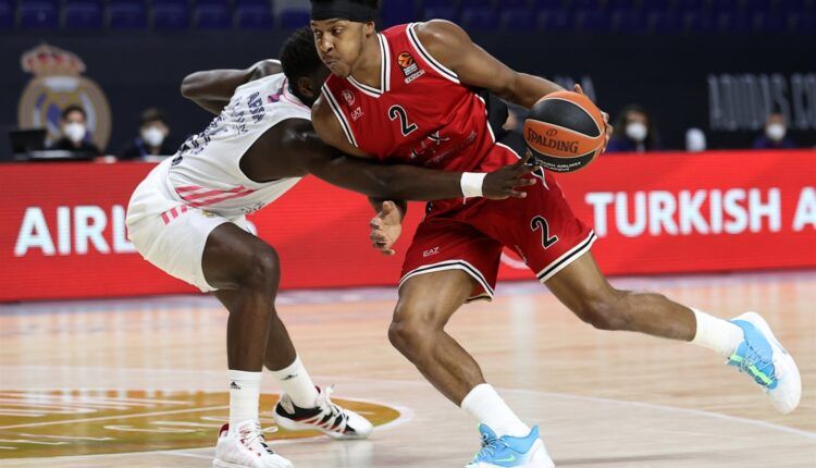 El Baskonia se interesa en Zach LeDay