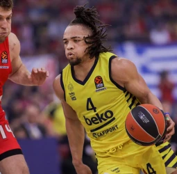 Una gran remontada le da vida al Fenerbahce (78-82) [1-1]