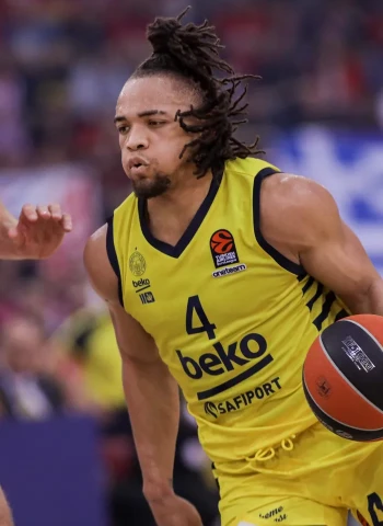 Una gran remontada le da vida al Fenerbahce (78-82) [1-1]