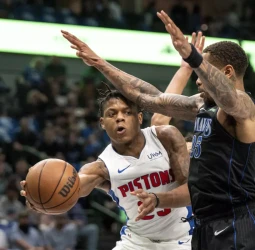 Sin Doncic ni Irving, los Mavericks no son quien de ganar a los Pistons