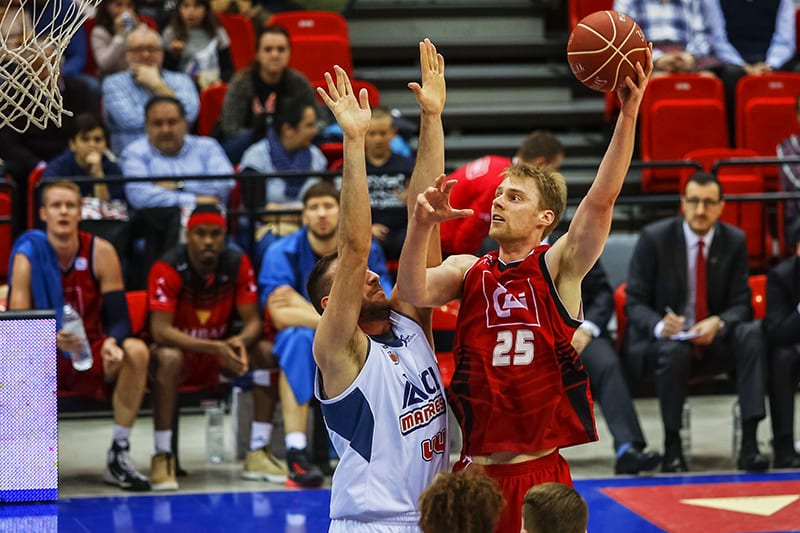 El oficio del CAI Zaragoza doblega al ICL Manresa (82-65)