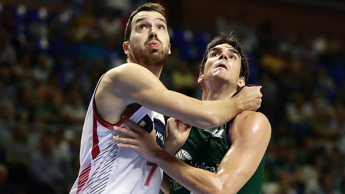 Tecnyconta Zaragoza estrena victoria en el talismán del Carpena (71-80)