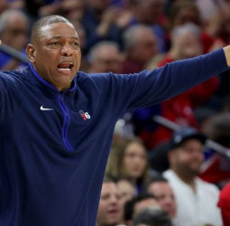 Los Sixers destituyen a Doc Rivers