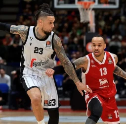 El Milán vence a la Virtus para mantener sus opciones de play-in, 90-75